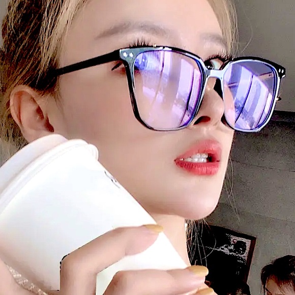 🧡10/$45🧡NEW Clear Rounded Square Frame Glasses - Picture 5 of 8